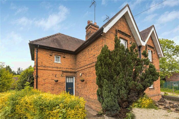 3 Bedroom Semi-Detached House For Sale In Mill Green, Hatfield, AL9