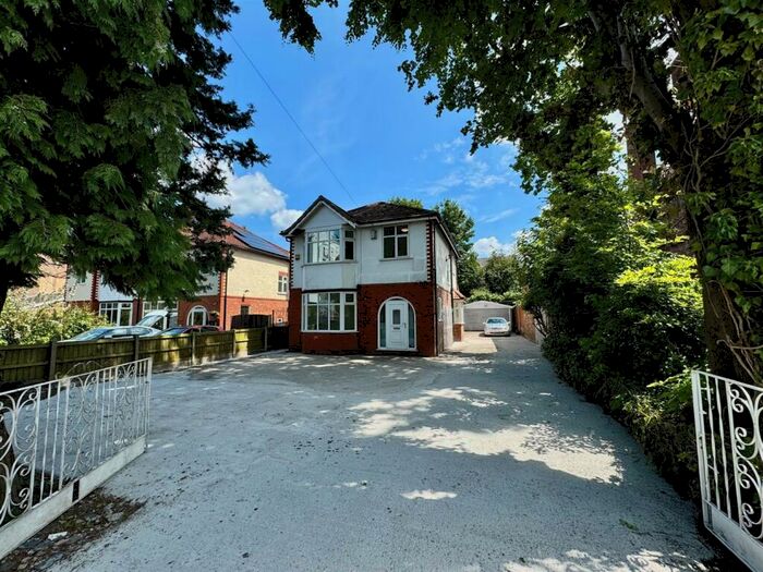 3 Bedroom Detached House To Rent In Woodlands Road, Sale, M33