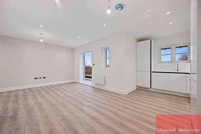 1 Bedroom Property To Rent In Beechwood Grove, London, W3