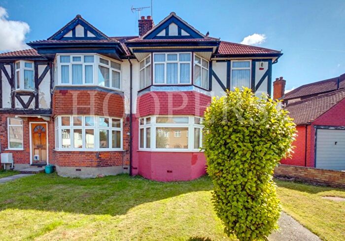 2 Bedroom Maisonette For Sale In Vincent Gardens, London, NW2