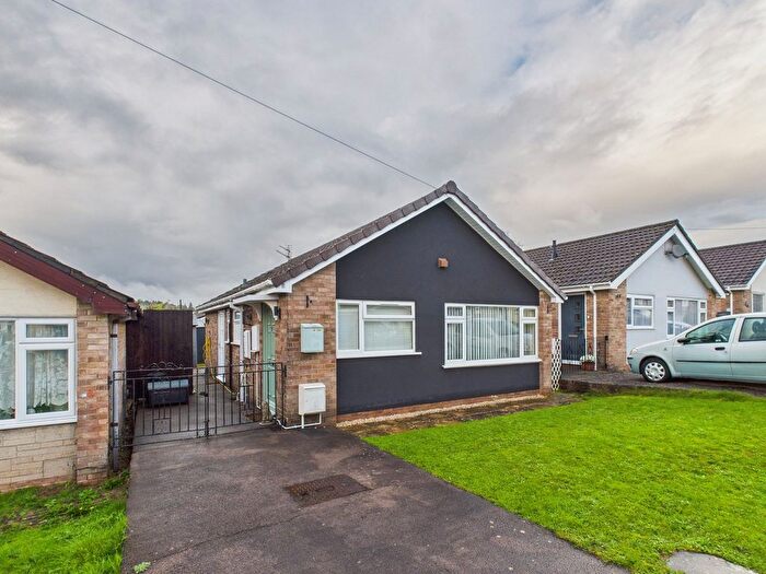 2 Bedroom Bungalow For Sale In School Crescent, Lydney, GL15