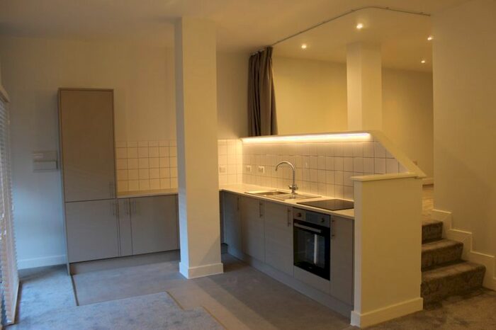 Studio To Rent In Broadway, Didcot, OX11