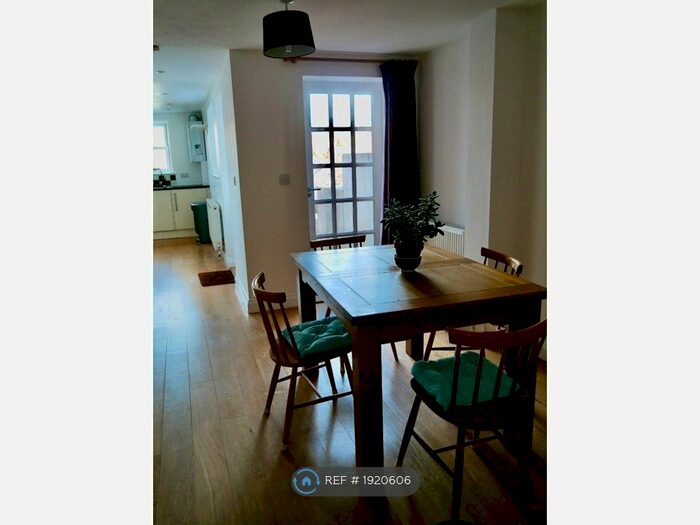 3 Bedroom Terraced House To Rent In De Montfort Road, Lewes, BN7