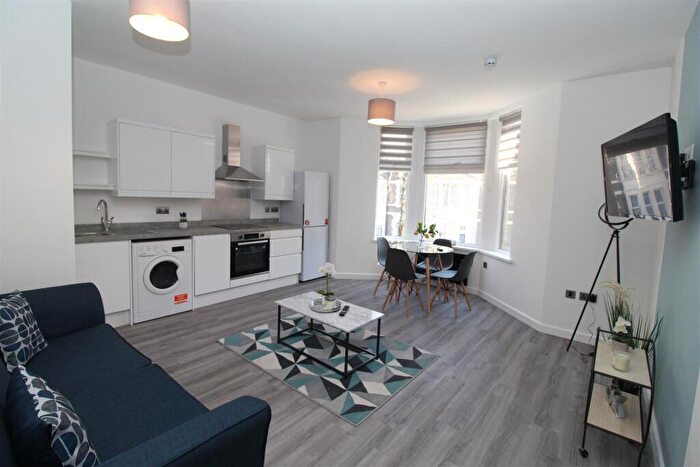 1 Bedroom Flat To Rent In Princes Street, Penylan, Cardiff, CF24