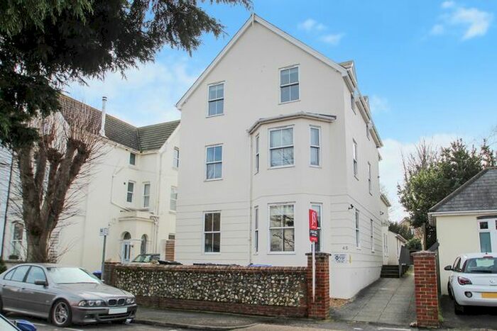 2 Bedroom Flat To Rent In Wenban Road, Worthing, BN11