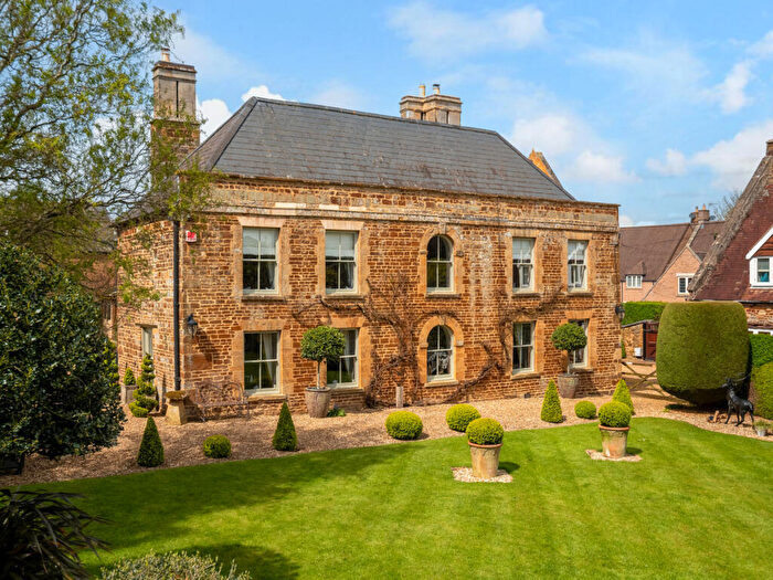 6 Bedroom Country House For Sale In Great Harrowden, Northamptonshire, NN9
