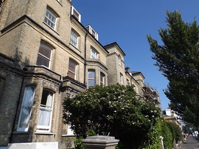 2 Bedroom Flat To Rent In Malvern House, Hove, BN3