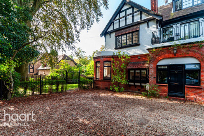 2 Bedroom Apartment To Rent In Burleigh Road, Ascot, SL5