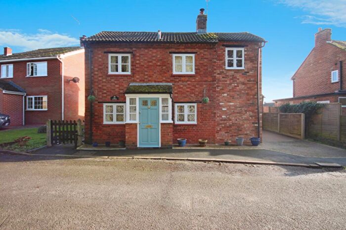 4 Bedroom Detached House For Sale In Becks Lane, Southam, Warwickshire, CV47