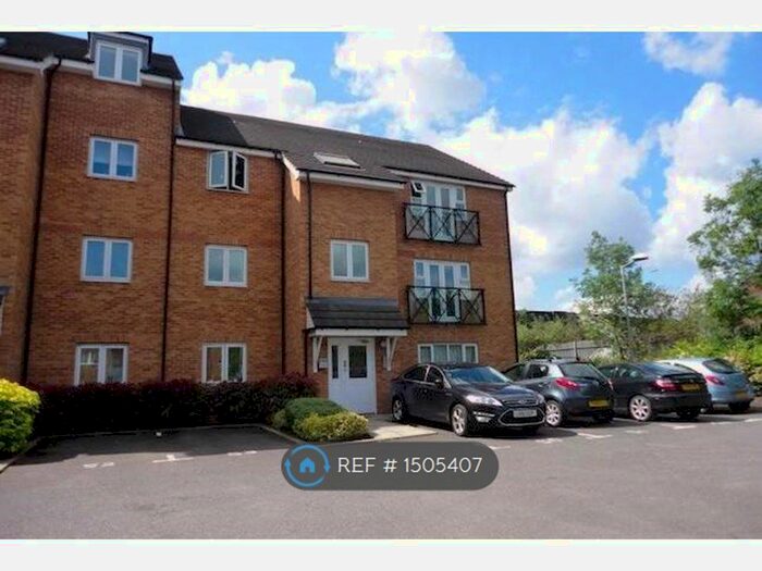 1 Bedroom Flat To Rent In Gwendoline Court, Waltham Cross, EN8