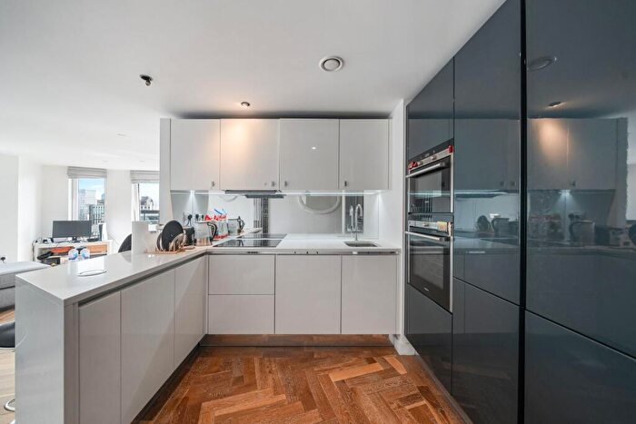 2 Bedroom Apartment To Rent In Eagle Point, City Road, London, EC1V