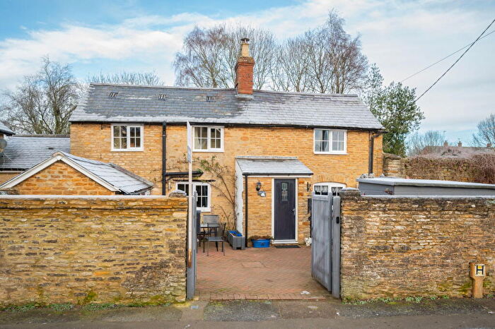 2 Bedroom Cottage For Sale In Mulberry Cottage, Croughton, NN13