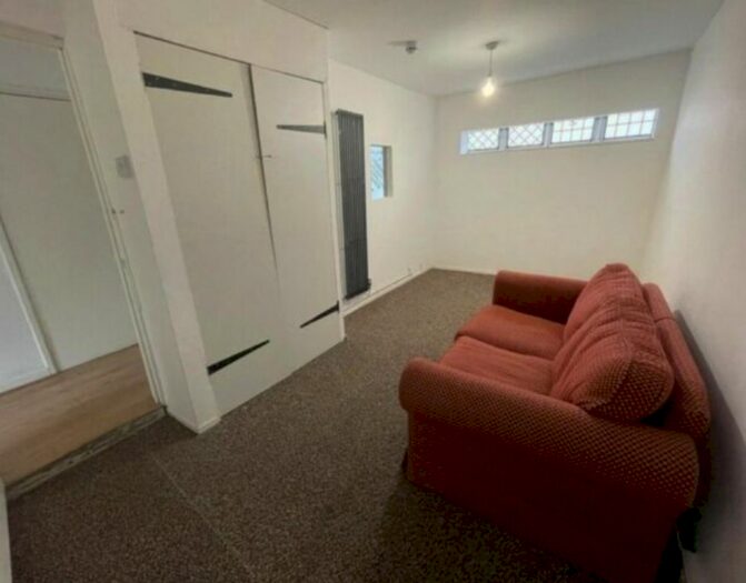 4 Bedroom Town House To Rent In Fairacre, Church Road, Osterley, Isleworth TW7