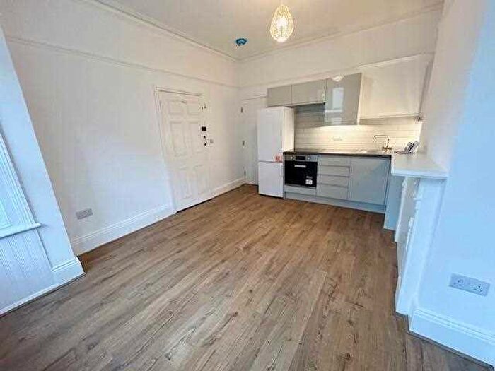 2 Bedroom Apartment To Rent In Sackville Road, Hove, BN3