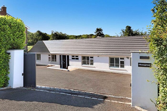 4 Bedroom Bungalow For Sale In Kingswood Road, Penn, Buckinghamshire, HP10