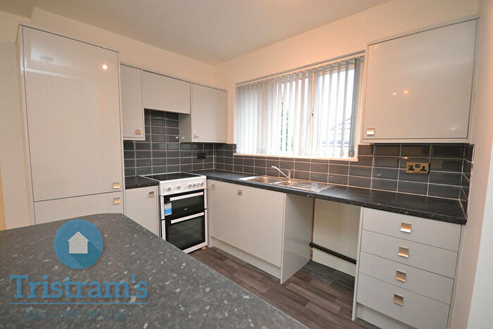 2 Bedroom Flat To Rent In Russell Drive, Nottingham, NG8