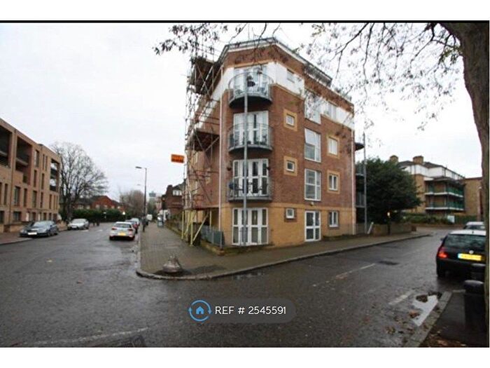 1 Bedroom Flat To Rent In Chandlers Court, London, SE16