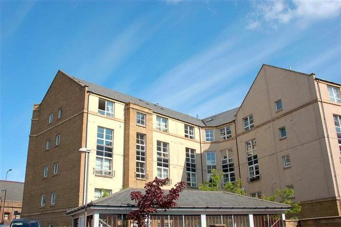 2 Bedroom Flat To Rent In Broughton Road, Edinburgh, EH7