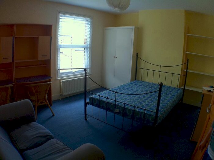 5 Bedroom Property To Rent In James Street, Oxford, OX4