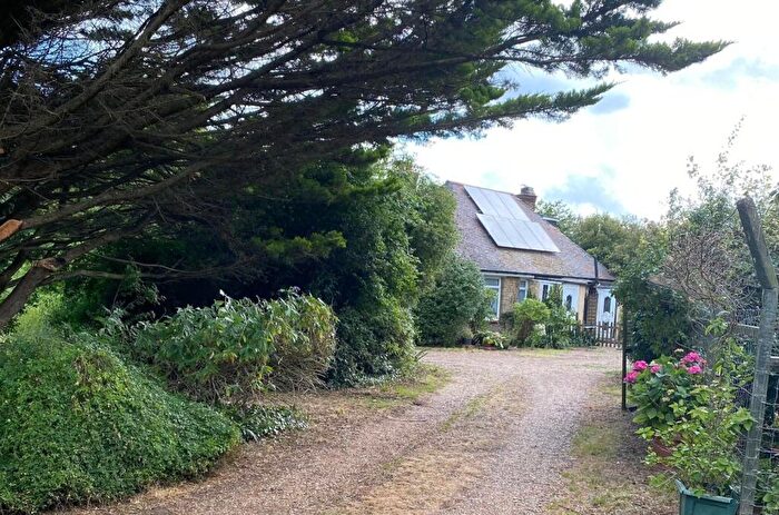 4 Bedroom Bungalow For Sale In Mount Pleasant, Minster, Ramsgate, Kent, CT12