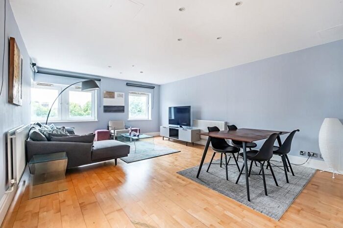 3 Bedroom Flat To Rent In St. Johns Wood Park, St John's Wood, London, NW8