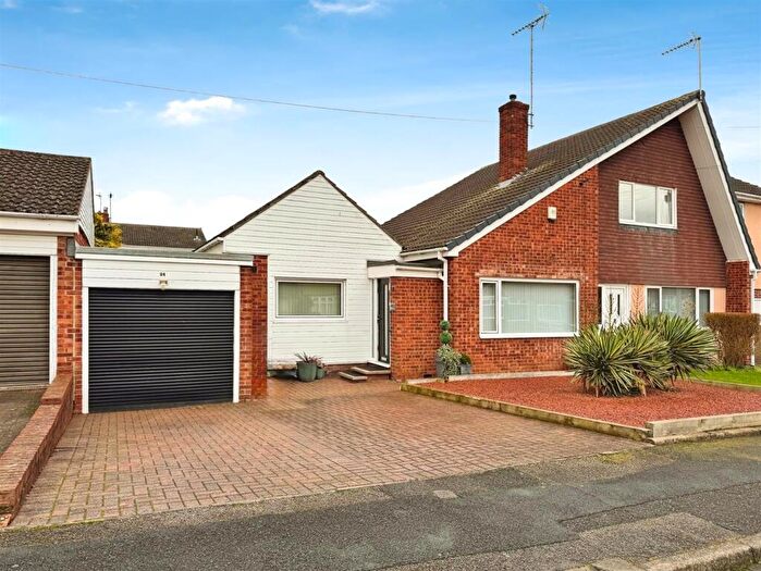 2 Bedroom Semi-Detached Bungalow For Sale In Strathaven Road, Carlton-In-Lindrick, Worksop, S81