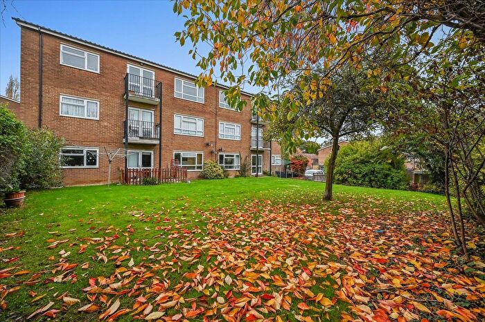 2 Bedroom Flat For Sale In Temple Fields, Hertford, Hertfordshire, SG14