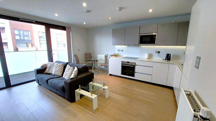 1 Bedroom Flat To Rent In Margil House, Singapore Road, London, W13