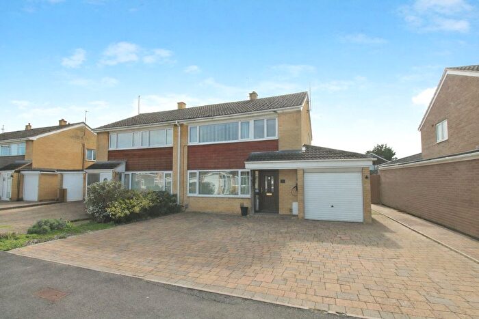 3 Bedroom Semi Detached House For Sale In Longford Road, Melksham, SN12