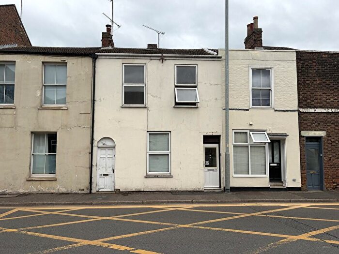2 Bedroom Terraced House To Rent In Railway Road, King's Lynn, PE30