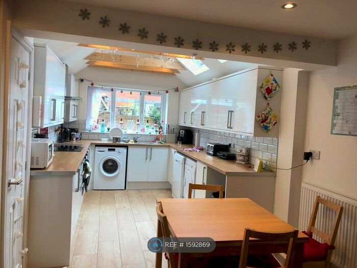 5 Bedroom Terraced House To Rent In Chilwell Street, Nottingham, NG7