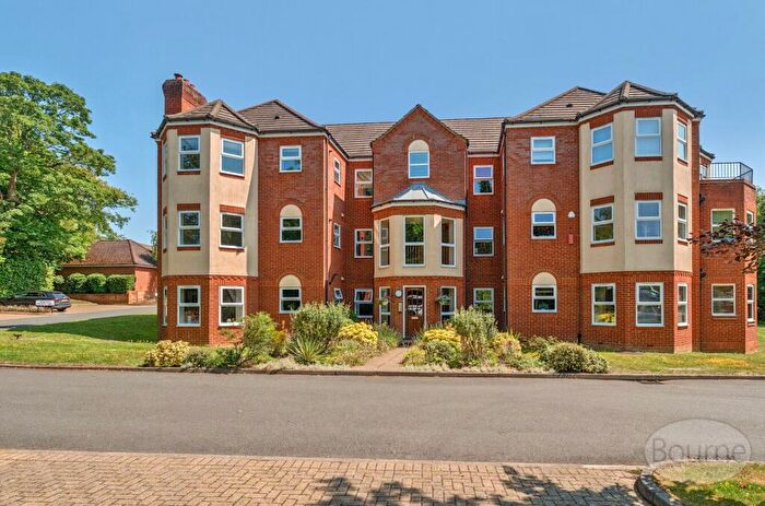 2 Bedroom Apartment For Sale In Hale Place, Farnham, Surrey, GU9