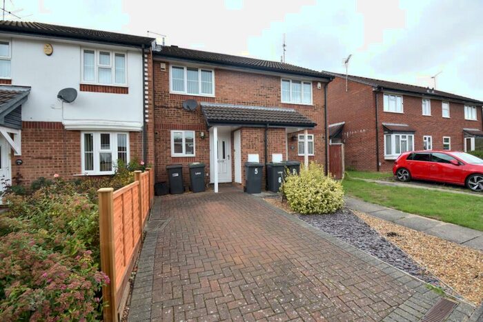 2 Bedroom Terraced House To Rent In Spayne Close, Luton, Bedfordshire, LU3