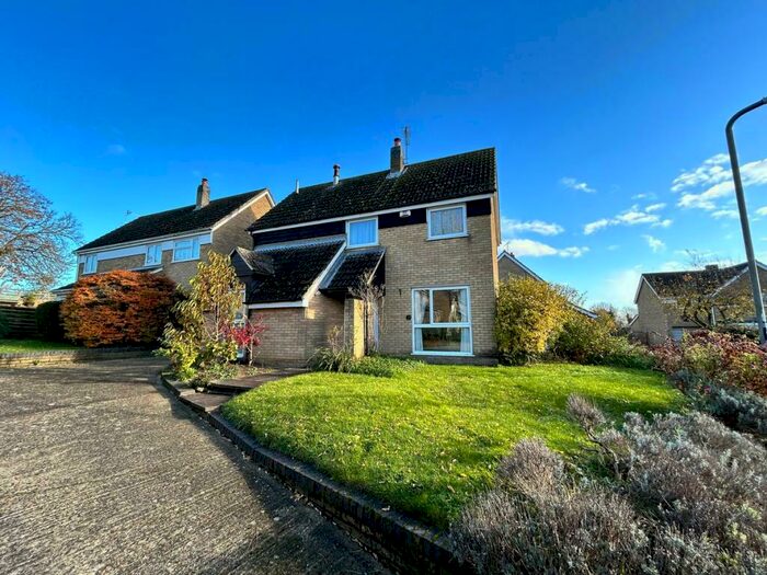 3 Bedroom Detached House To Rent In Malting Close, Stoke Goldington, MK16