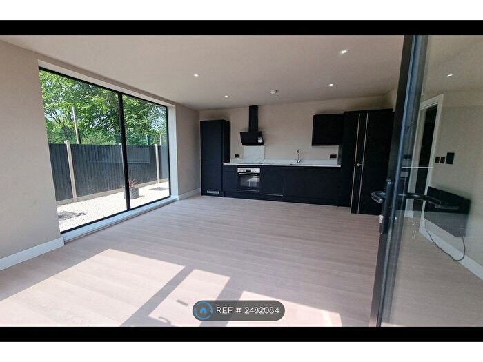 2 Bedroom Flat To Rent In City Green Block B, Sheldon, Birmingham, B26