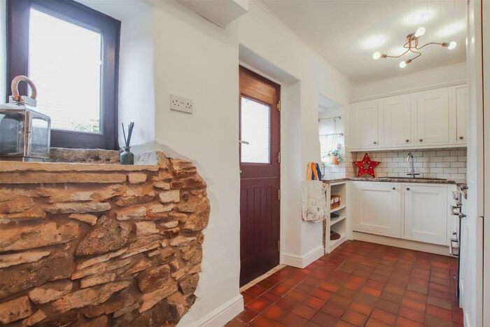 2 Bedroom House To Rent In Skipton Old Road, Colne, BB8