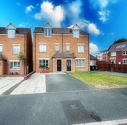 3 Bedroom Semi-Detached House For Sale In Walton Gardens, Hadrian Village, NE28