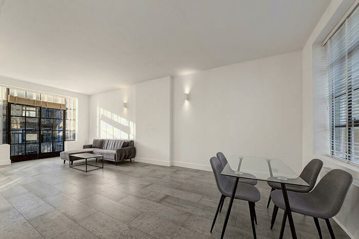 2 Bedroom Apartment To Rent In Great Sutton Street, London, EC1V