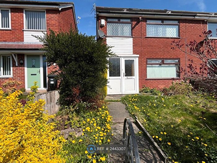 3 Bedroom Semi-Detached House To Rent In Wren Close, Farnworth, Bolton, BL4