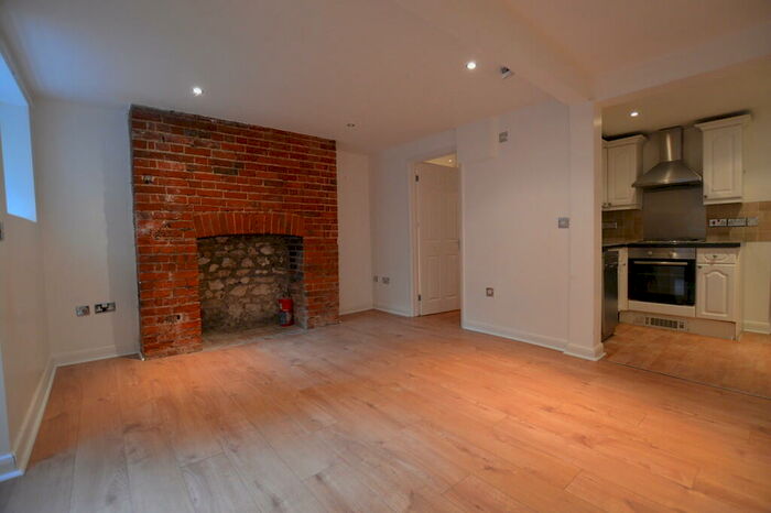 1 Bedroom Apartment To Rent In St. Cross Road, Winchester, SO23