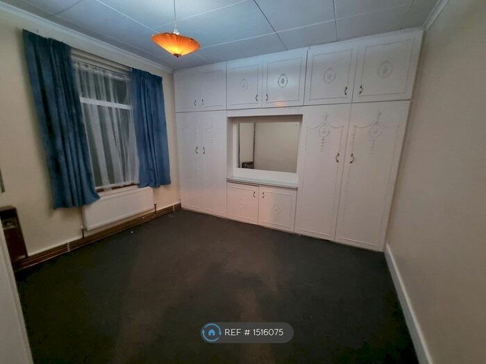 3 Bedroom Terraced House To Rent In Bennett Road, Romford, RM6