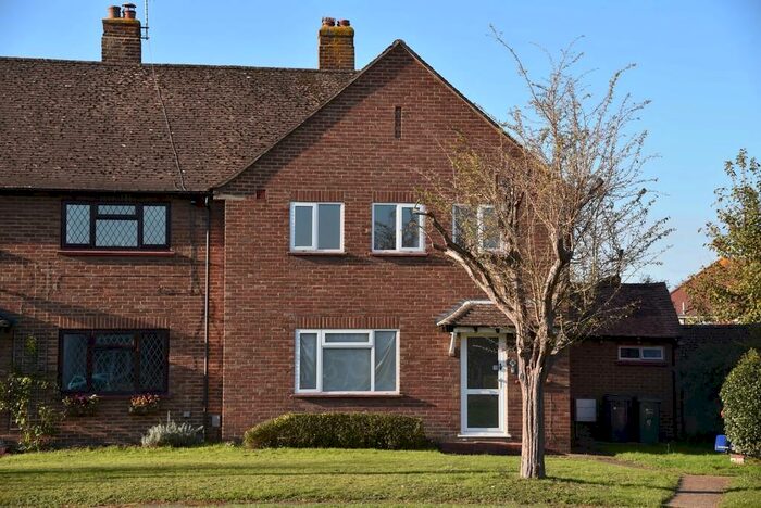 3 Bedroom End Of Terrace House To Rent In Medlar Close, Guildford, GU1