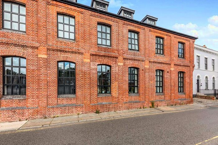 3 Bedroom Terraced House To Rent In Stour Street, Canterbury, Kent, CT1