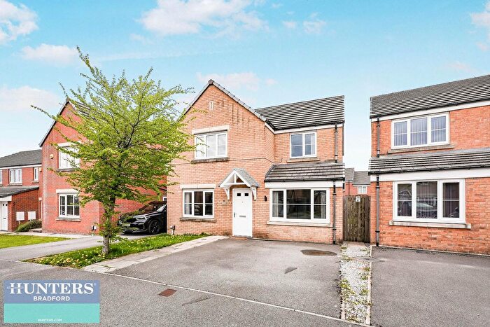 4 Bedroom Property To Rent In Northern View, Bradford, West Yorkshire, BD6