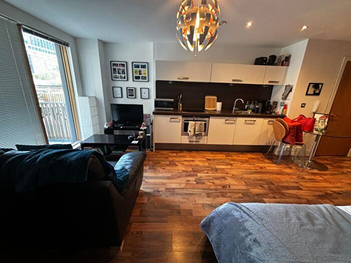 Flat To Rent In Cypress Place, New Century Park, M4