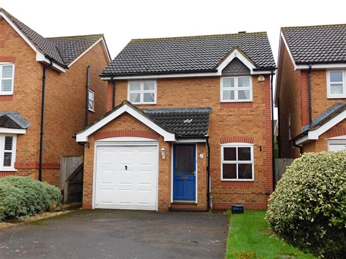3 Bedroom Detached House For Sale In Rimbury Way, Christchurch, BH23