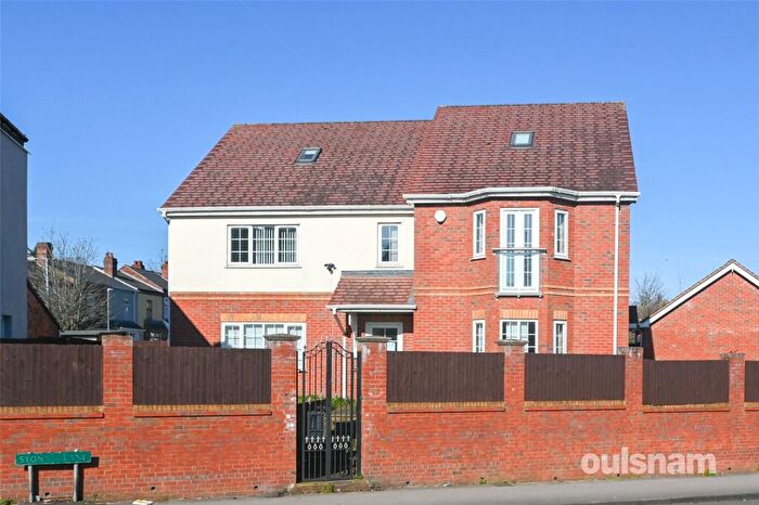 7 Bedroom Detached House For Sale In Stony Lane, Smethwick, West Midlands, B67