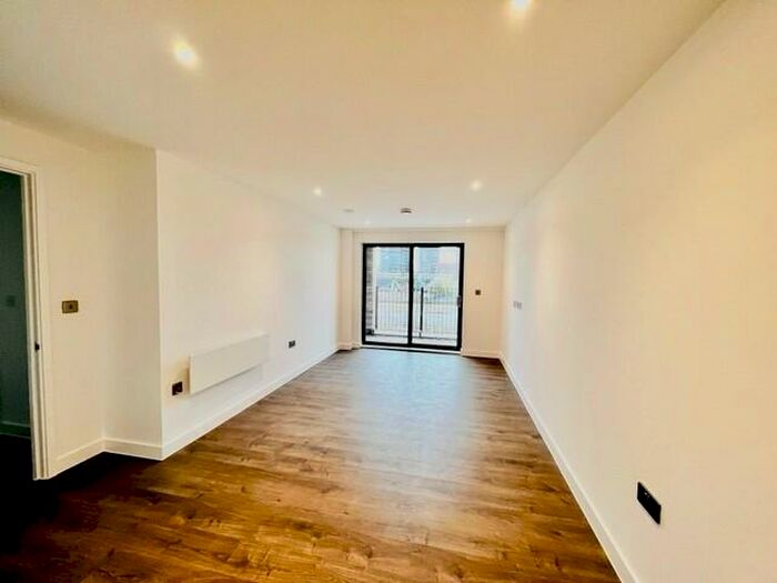 2 Bedroom Apartment To Rent In Waterhouse, Salford, M5