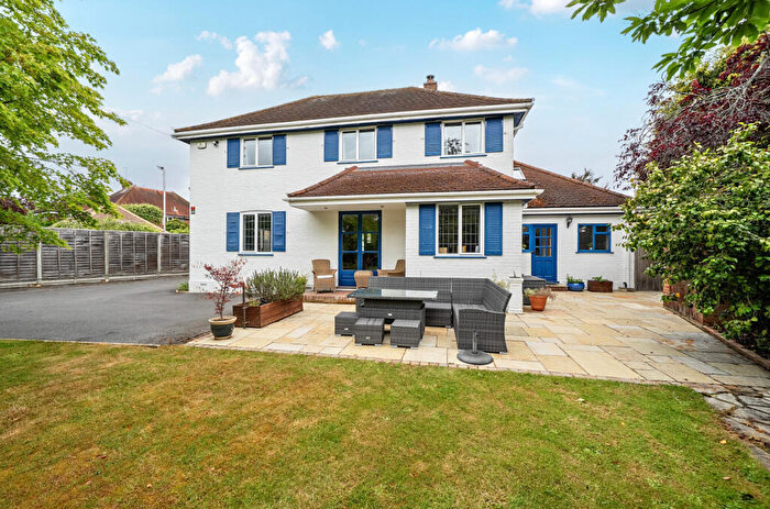 5 Bedroom Detached House For Sale In Poyle Lane, Burnham, Slough, SL1