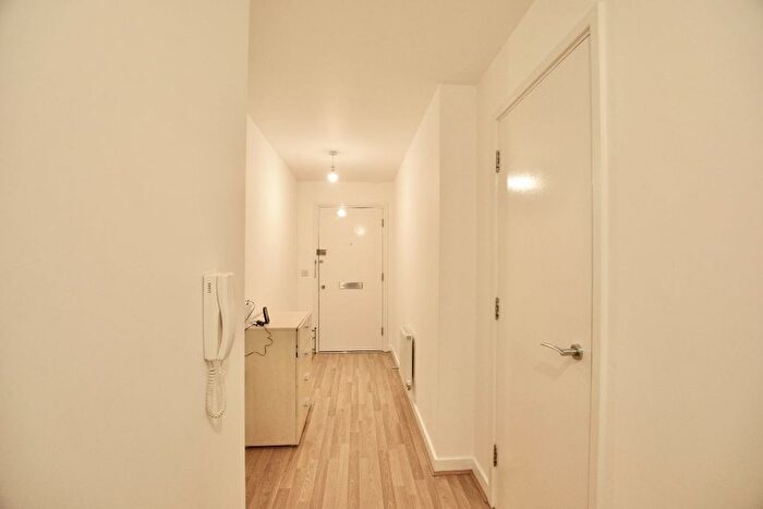 1 Bedroom Flat To Rent In George Hudson Tower, Stratford, E15